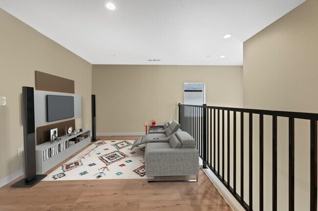 Building Photo - 3019 8th Ave
