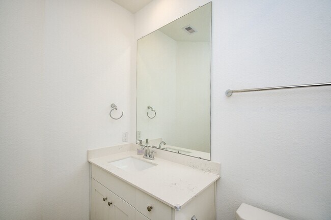 Building Photo - 28722 Mount Bonnell Dr
