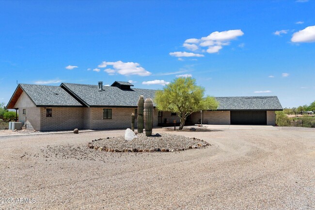 Building Photo - 2230 N Vulture Mine Rd