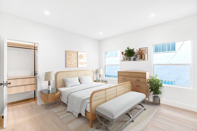 Building Photo - 1237 N Orange Grove Ave