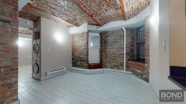 Building Photo - 336 E 18th St