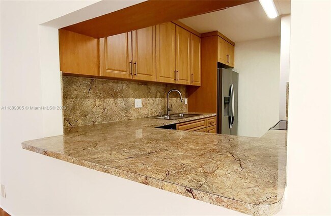 Building Photo - 9410 Live Oak Pl