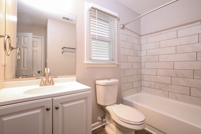 Building Photo - 765 Rawls Dr