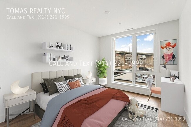 Building Photo - 372 9th St
