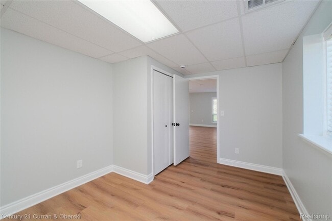 Building Photo - 1083 N Livernois Rd