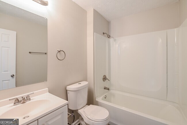 Building Photo - 3865 Scarsborough Dr SW