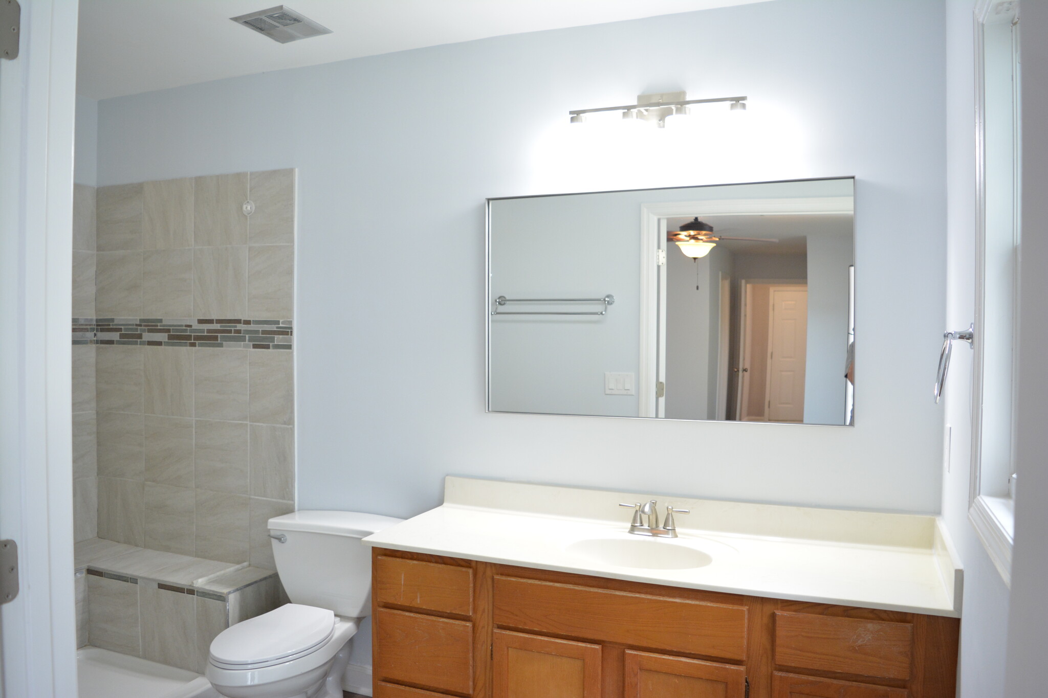 Large Master In-Suite Bathroom - 4506 Spyglass Dr