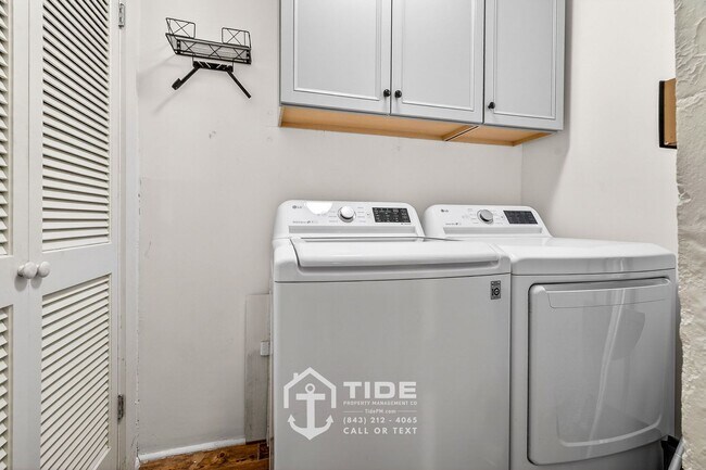 Building Photo - Live in the Heart of Harleston Village!