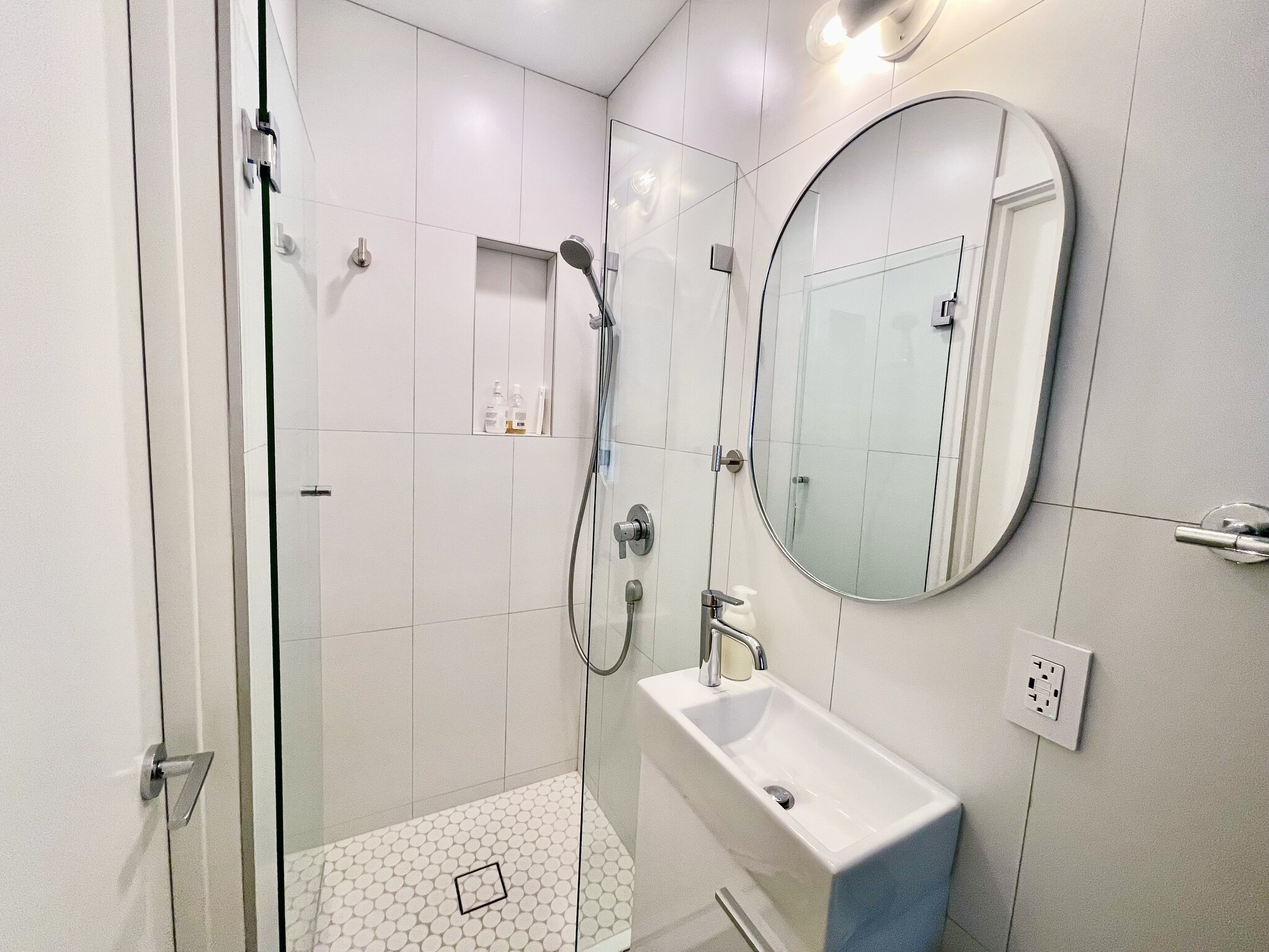 Building Photo - 118 Grandview St