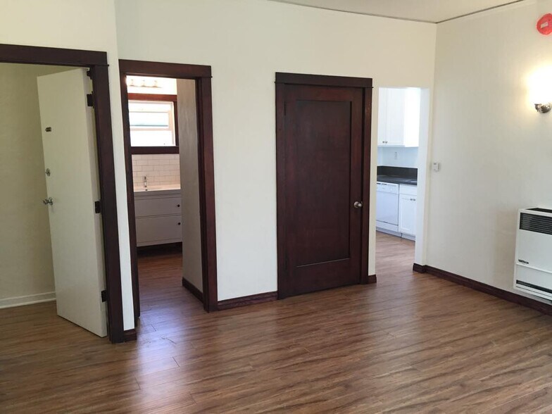 Building Photo - 1601 N Harvard Blvd