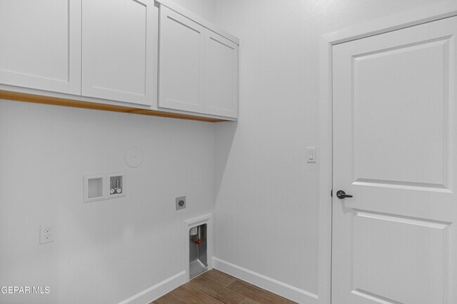Building Photo - 232 Emerald Rock