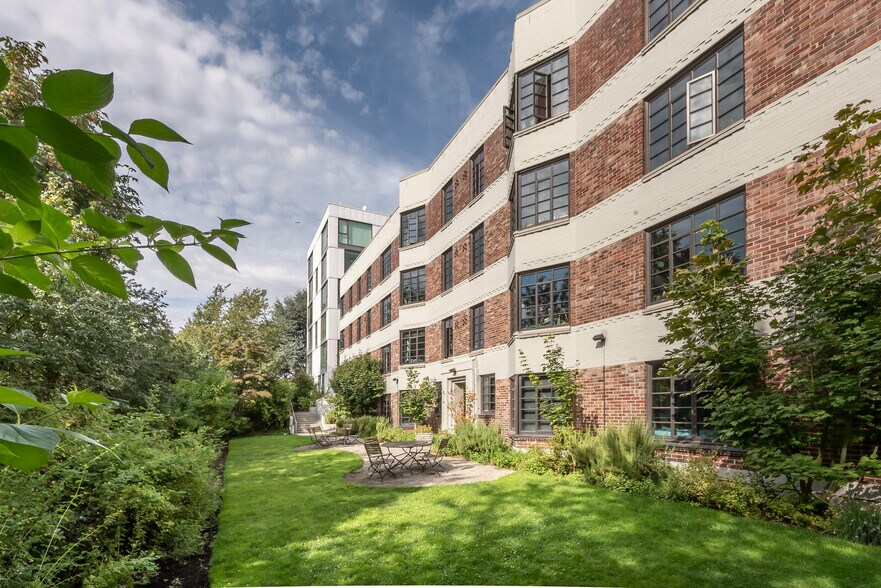 Primary Photo - Belroy