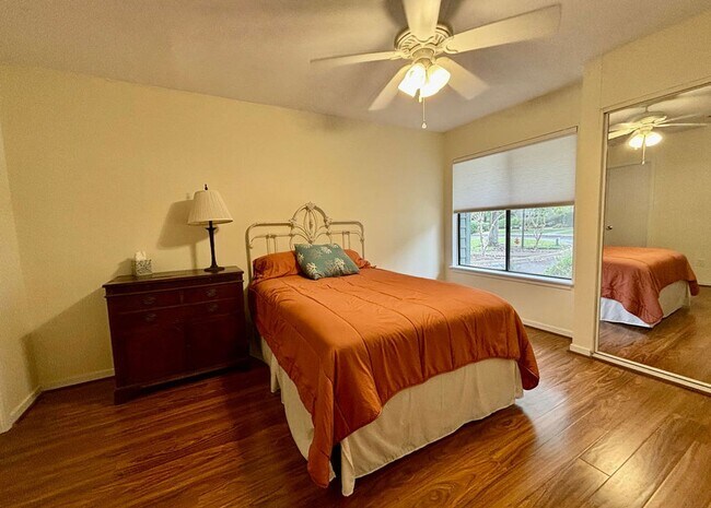 Building Photo - Available 8/1. Beautiful FURNISHED End-Unit Townhome in Central Mt Pleasant!
