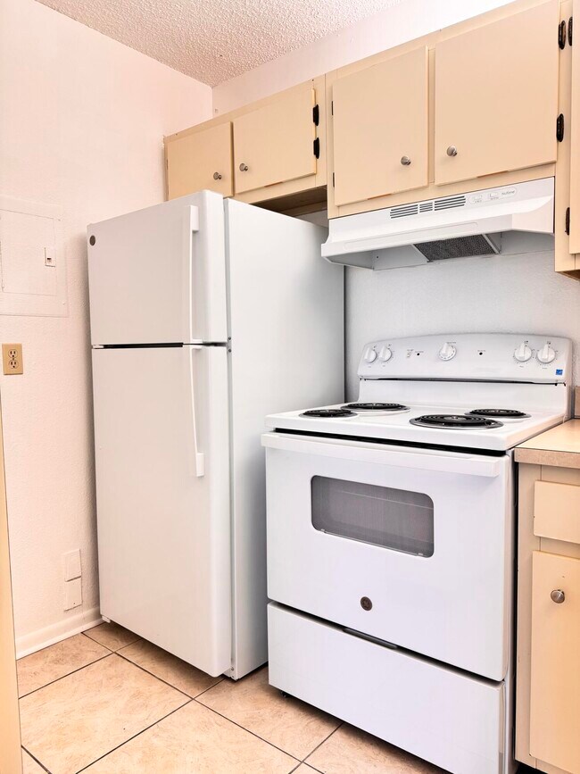 Building Photo - 1015 Green Pine Blvd