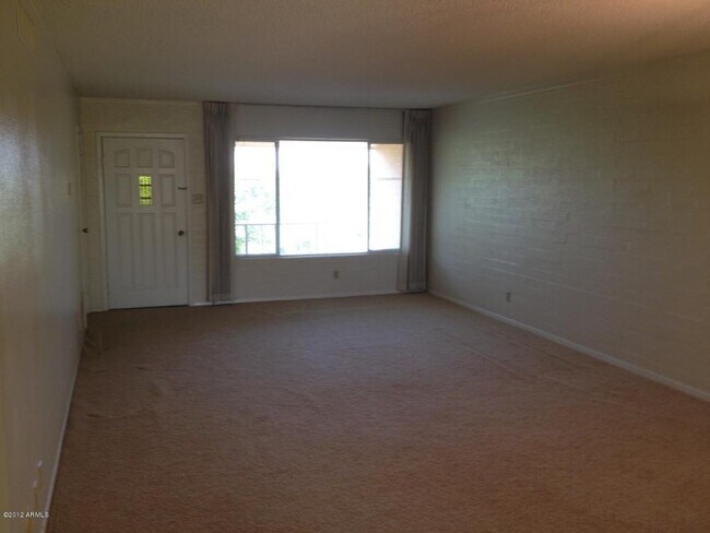 Building Photo - 2 Bedroom 2 Bath condo with ALL utilities ...
