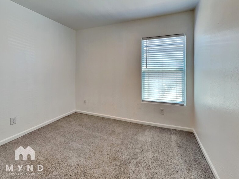 Building Photo - 9346 W Raven Dr