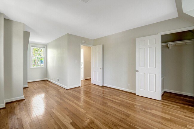 Building Photo - 4606 36th St S