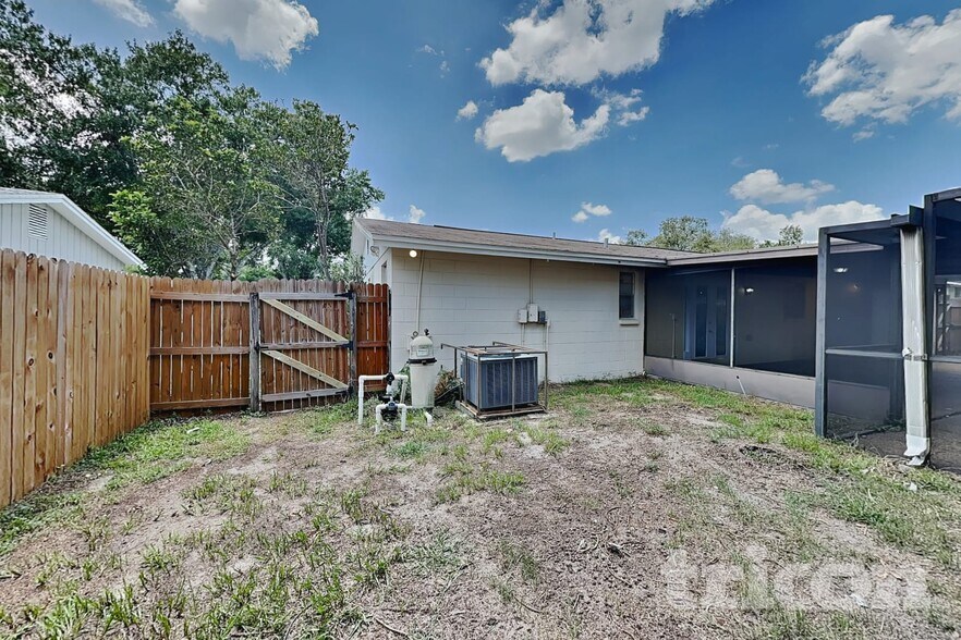 Building Photo - 2308 Selkirk St