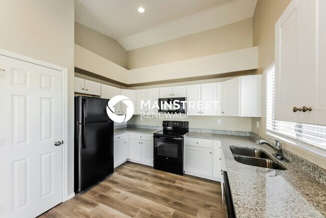 Building Photo - 3 Bedroom Pet-Friendly Home in Phoenix, AZ with Main Street Renewal