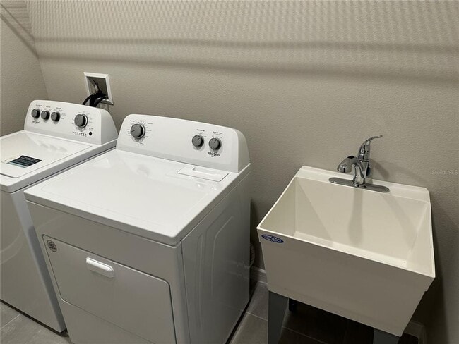 Building Photo - 5685 Arborvista Dr