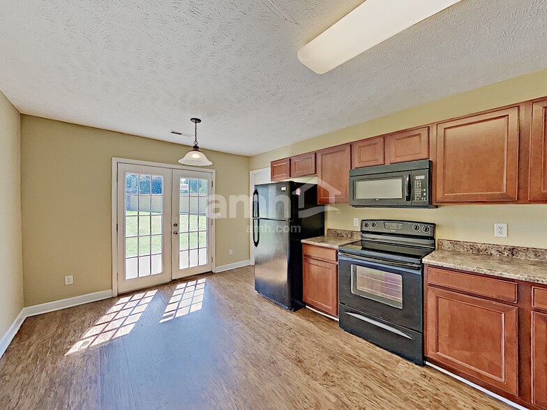 Building Photo - 141 Sundance Way