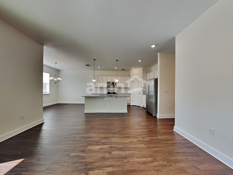 Building Photo - 5630 Oesterle Rd