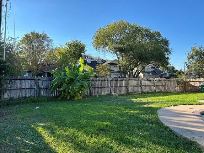 Building Photo - 12923 Skymeadow Dr