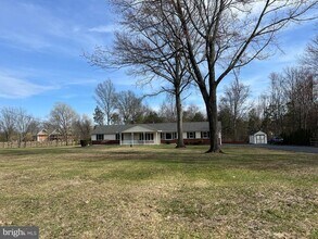 Building Photo - 46 Buck Dr