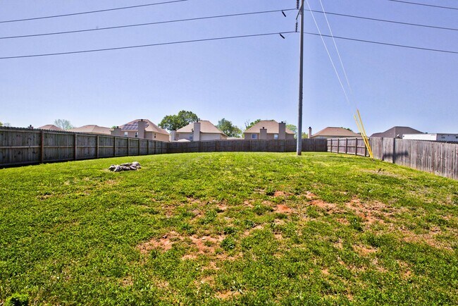Building Photo - 1017 Silo Dr