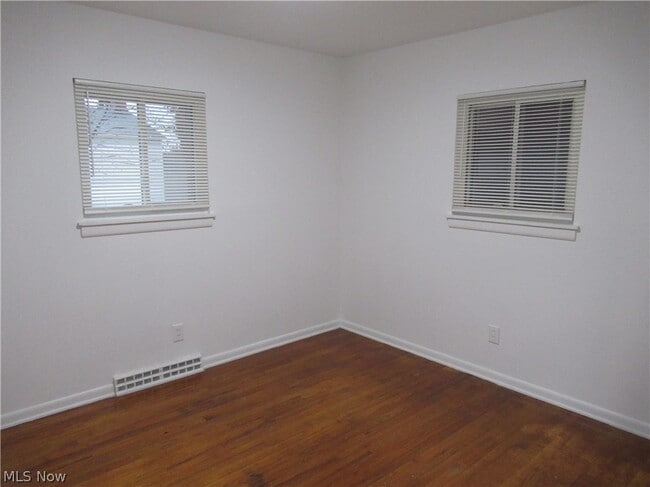 Building Photo - 1811 E 298th St