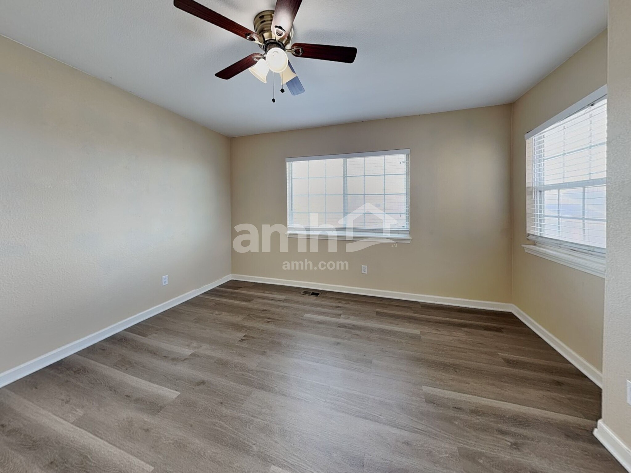 Building Photo - 9742 Jasper Dr