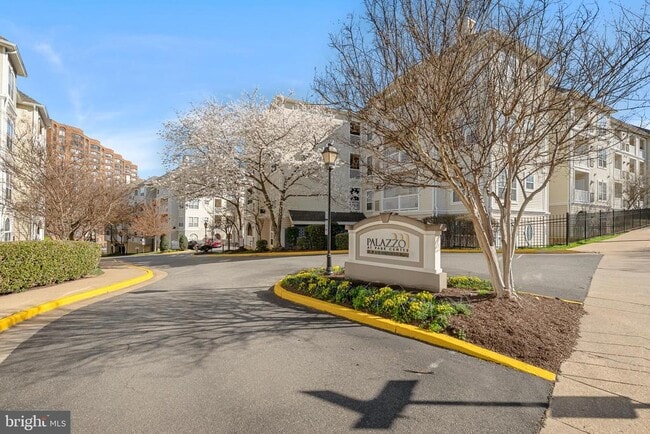 Building Photo - 4560 Strutfield Ln