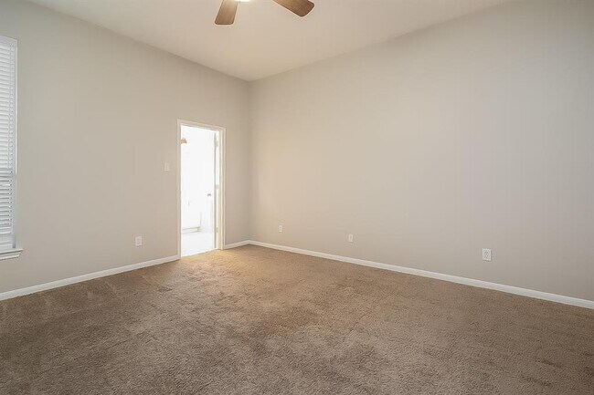 Building Photo - 111 N Rambling Ridge Pl