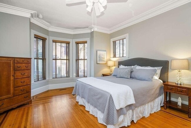 Building Photo - 26 Mather St