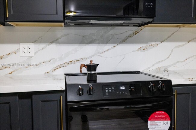 Building Photo - 3401 SW 17th St