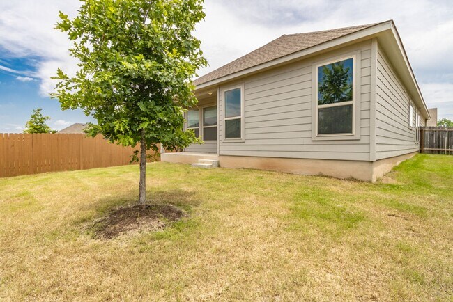 Building Photo - 909 Durness Dr