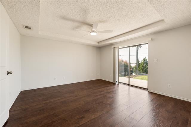 Building Photo - 9625 Cherry St