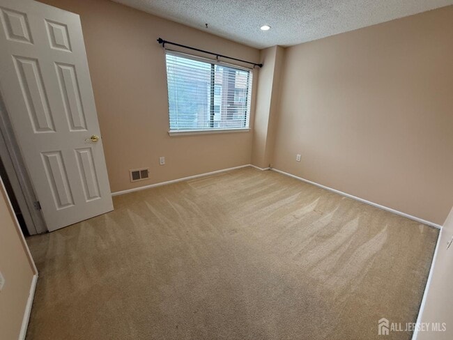 Building Photo - 1302 Edison Glen Terrace