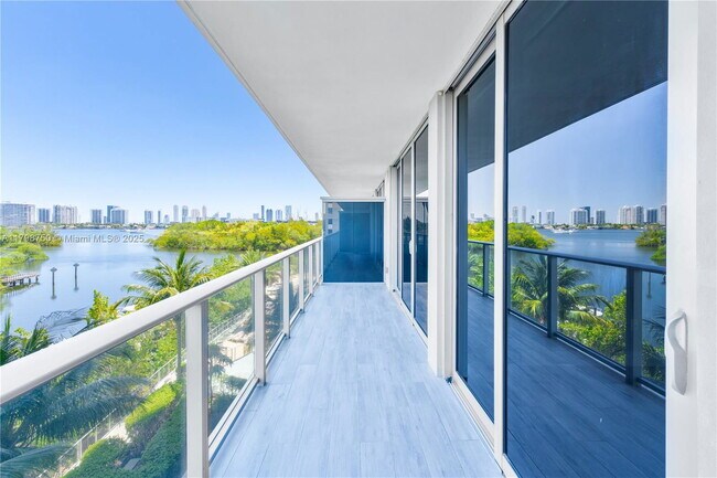 Building Photo - 16385 Biscayne Blvd