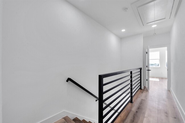 Building Photo - 1805 Emir St