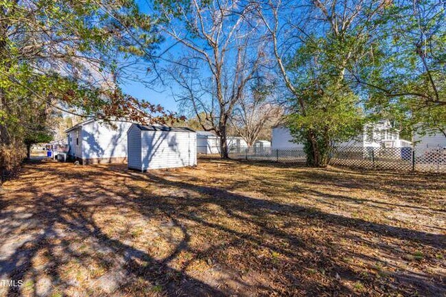 Building Photo - 526 Mill St