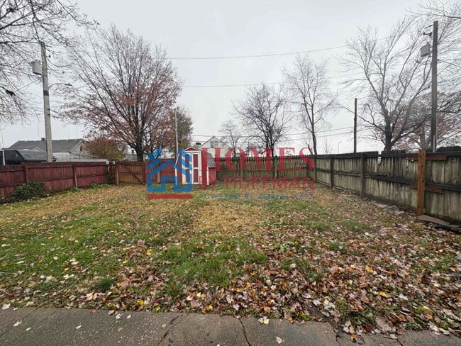 Building Photo - Three Bedroom House | Move In Ready!