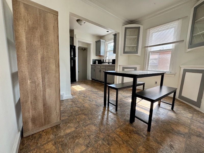 Building Photo - 5284 Devonshire Rd