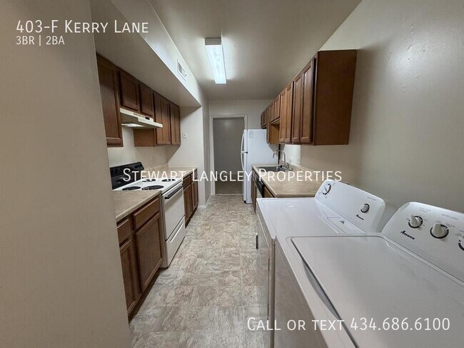 Building Photo - 403 Kerry Ln