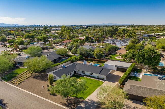 Building Photo - 5214 N 43RD PL