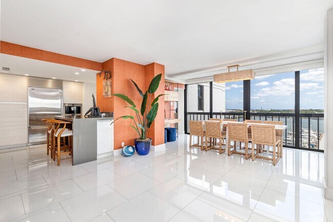 Building Photo - 400 N Flagler Dr