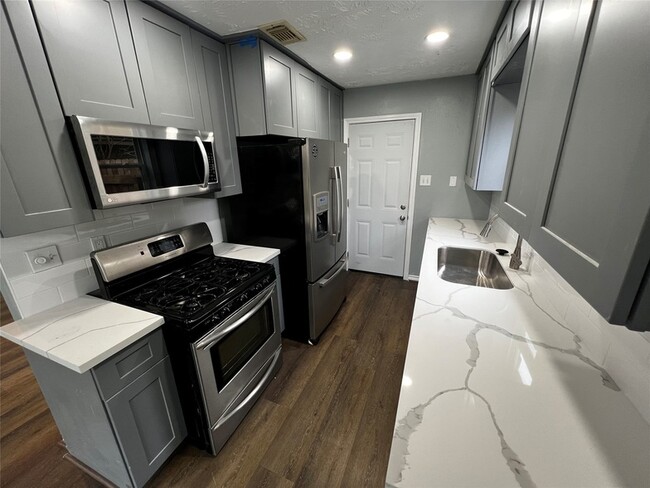 Building Photo - 19819 Dawn Mist Dr