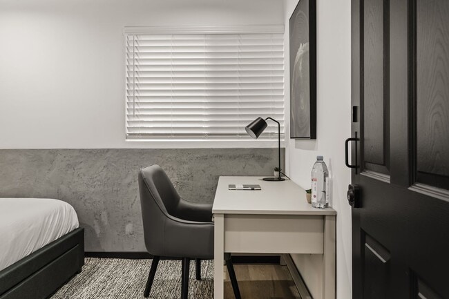 Building Photo - 10773 Ashton Ave