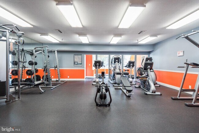 Building Photo - 3310 Wyndham Cir