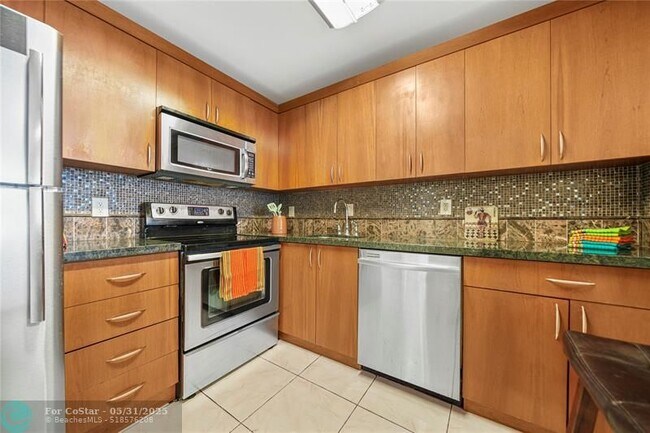 Building Photo - 2401 S Ocean Dr